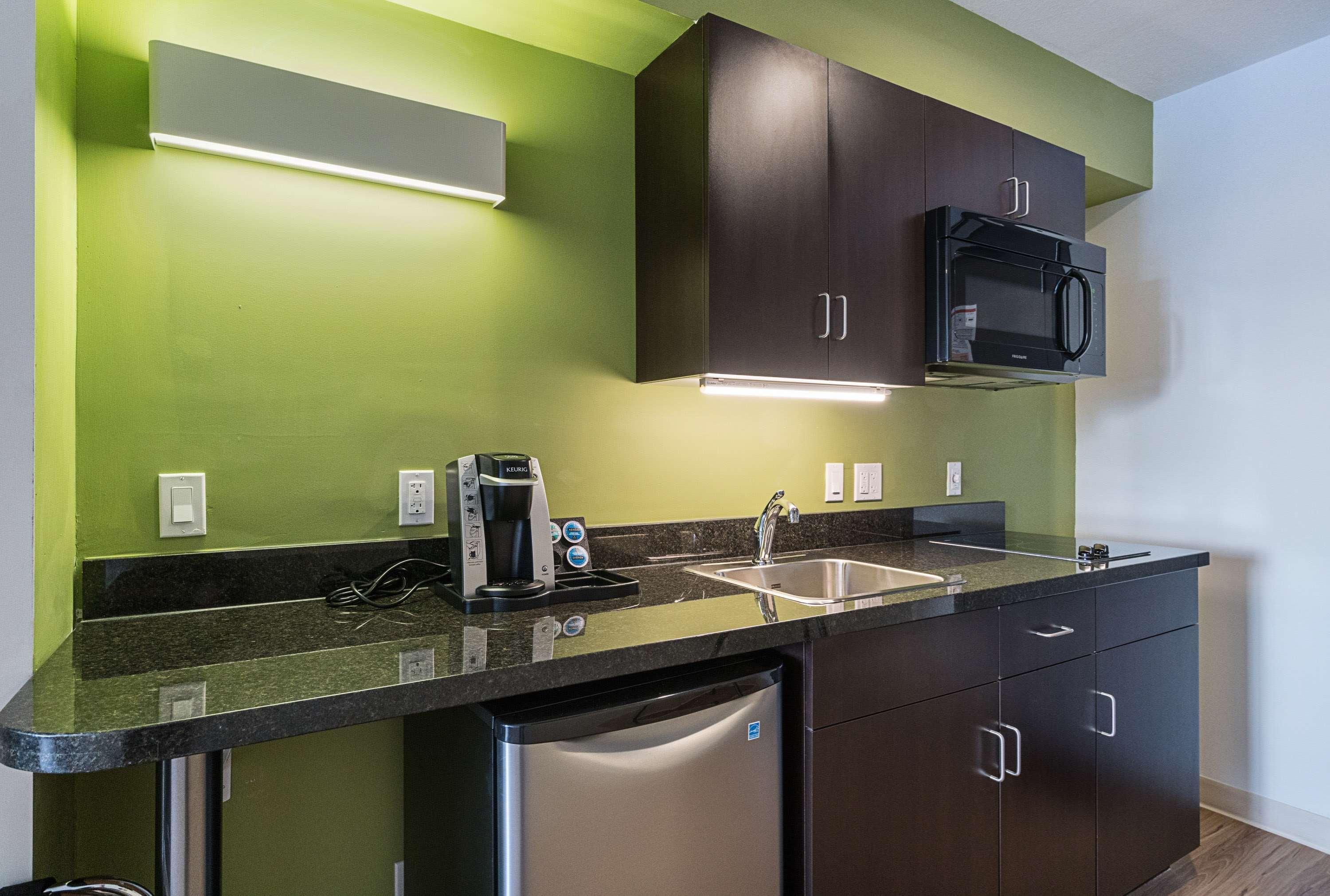 Studio 6-Bruderheim, Ab Exteriér fotografie